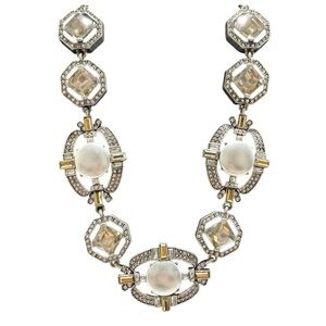 Stunning statement White House Black Market necklace